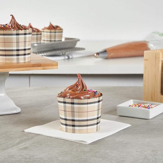 Plaid Paper Baking Cups, 6 Oz Scalloped Cupcake Liners, 200 Count