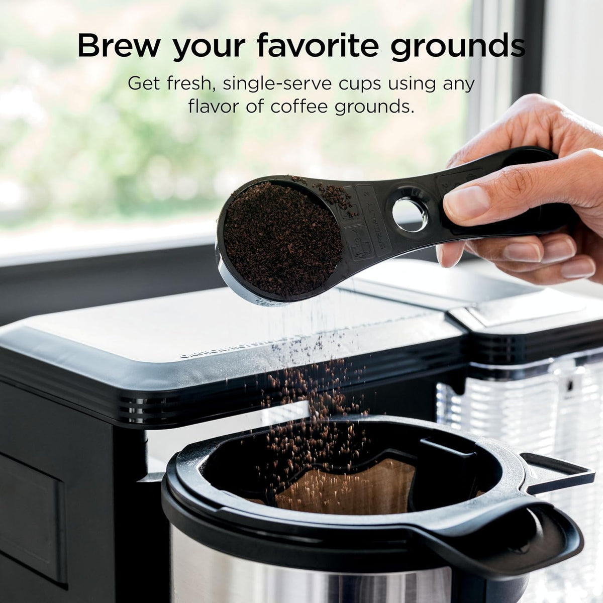 Coffee Maker, 10-Cup Carafe, Fold-Away Frother, Black, CM401 – close-up