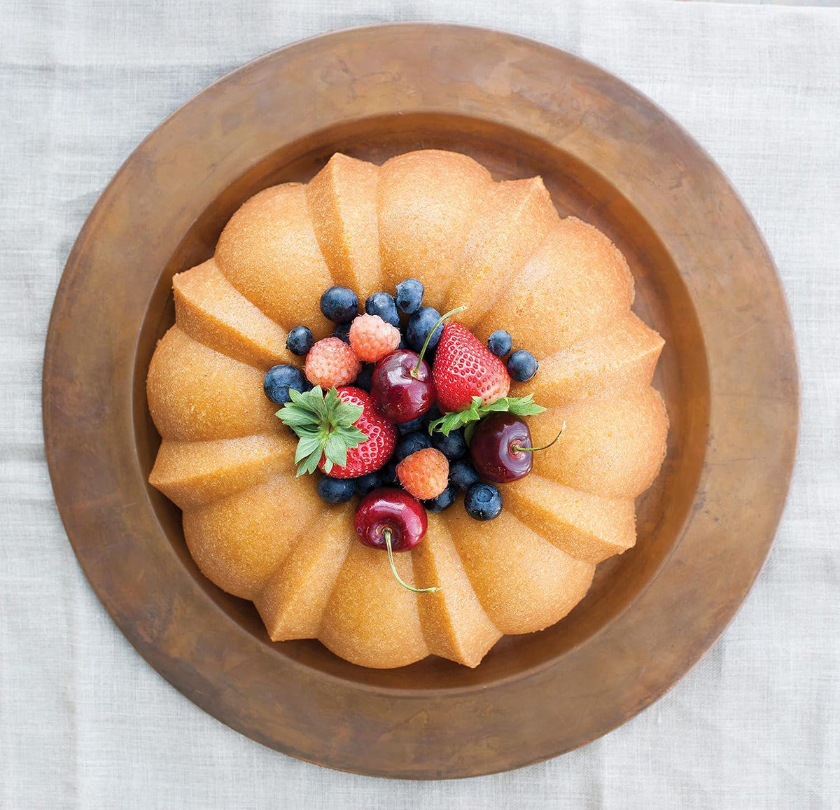 Original Bundt, 12-Cup, Silver – size reference