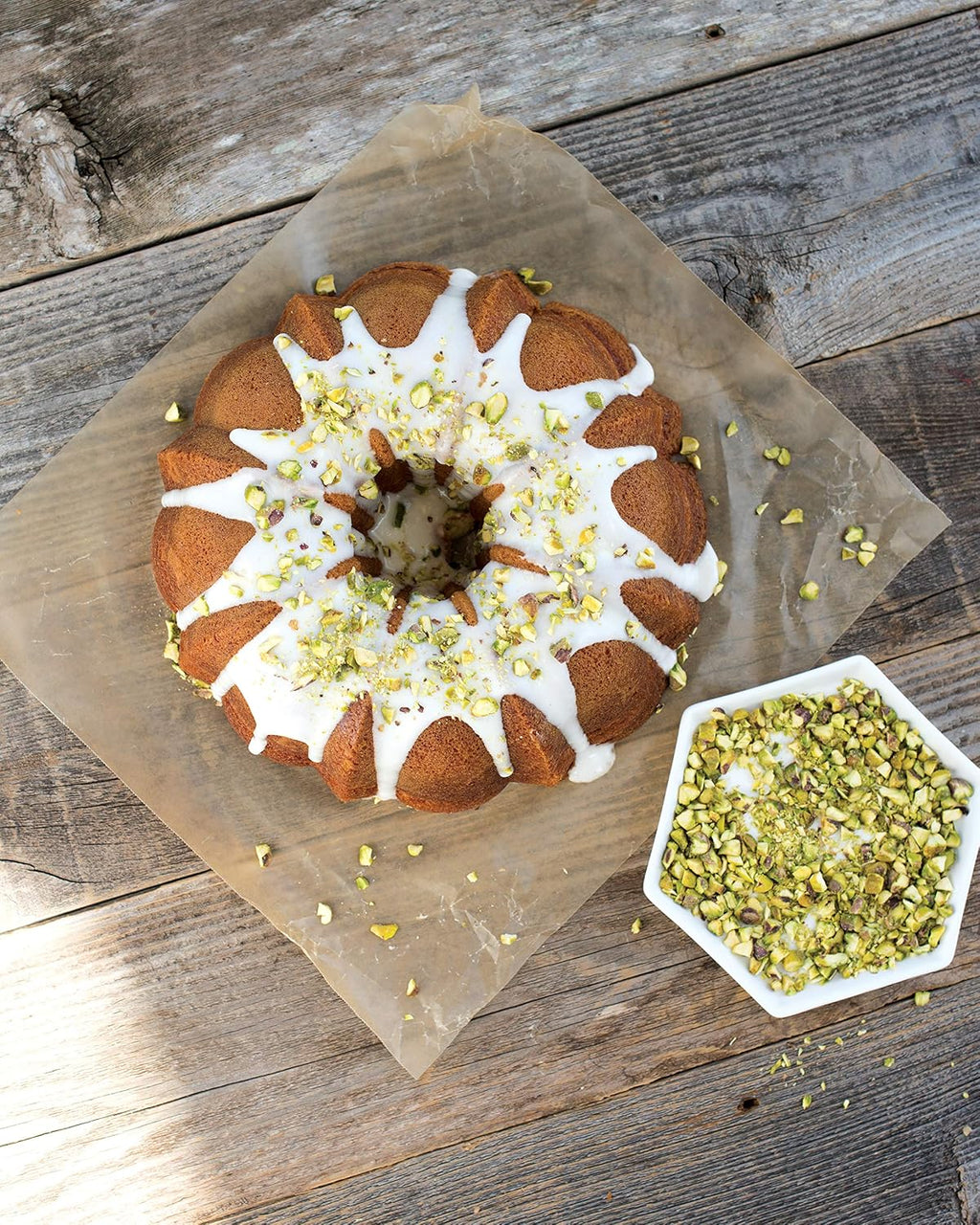 Original Bundt, 12-Cup, Silver – features